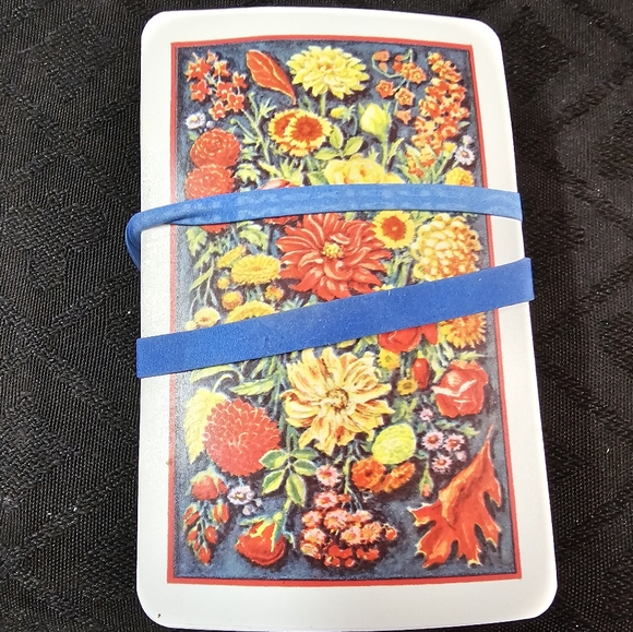 Families Rose Playing Cards - Picture 1 of 2